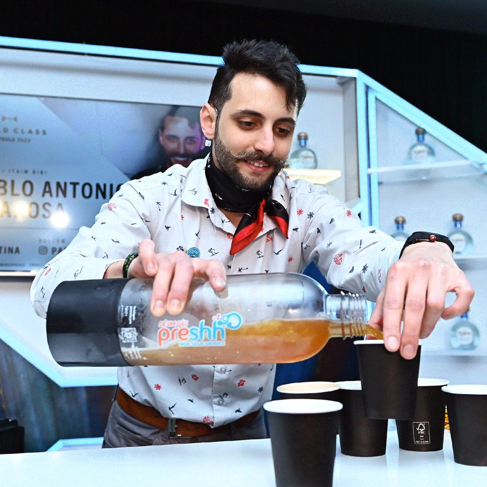 A World Class competitor preparing a carbonated cocktail with Preshh (3 of 15)