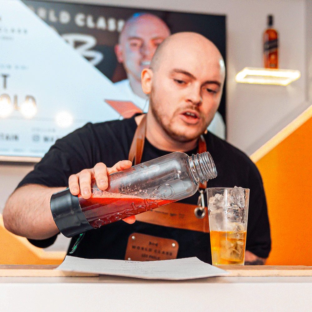 A World Class competitor preparing a carbonated cocktail with Preshh (4 of 15)