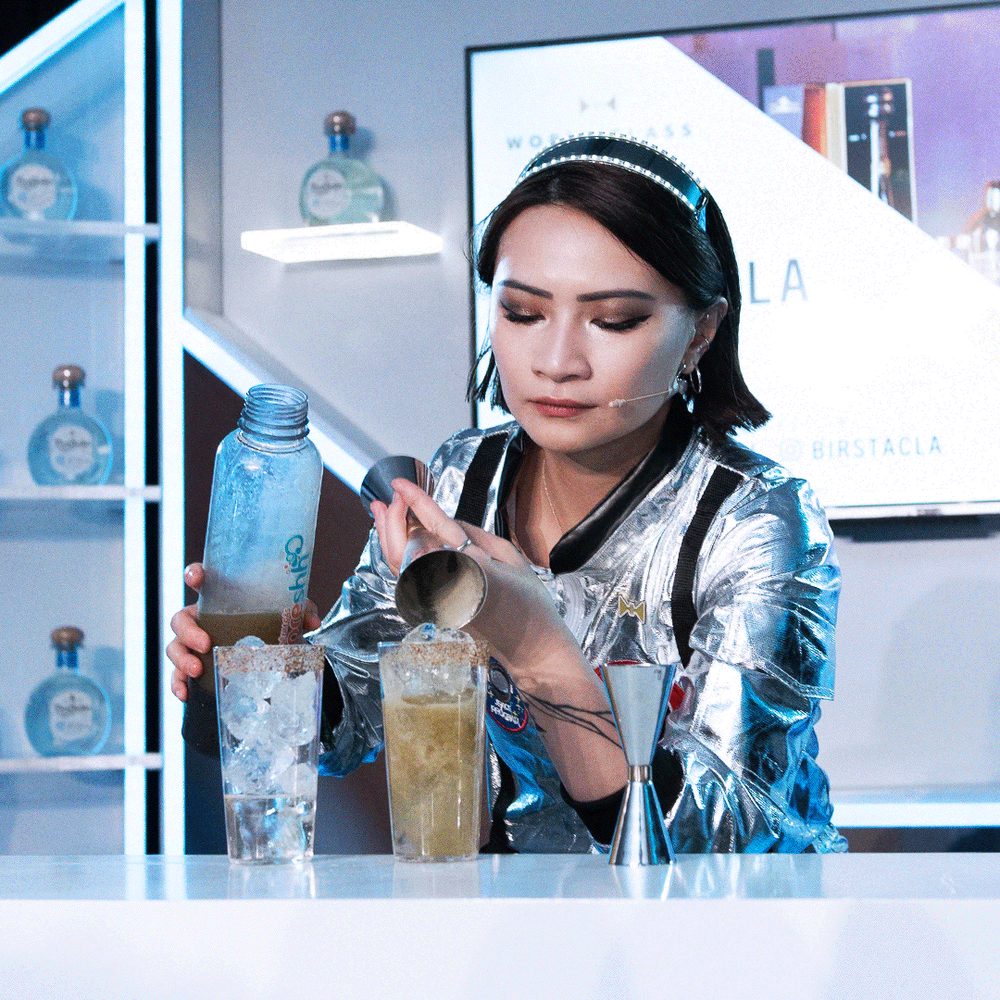 A World Class competitor preparing a carbonated cocktail with Preshh (5 of 15)