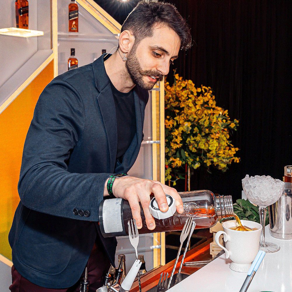 A World Class competitor preparing a carbonated cocktail with Preshh (8 of 15)