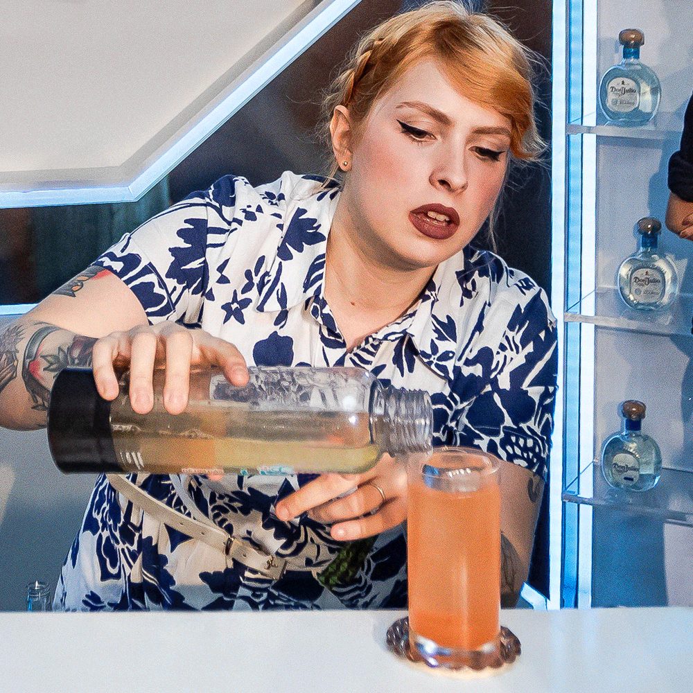 A World Class competitor preparing a carbonated cocktail with Preshh (10 of 15)