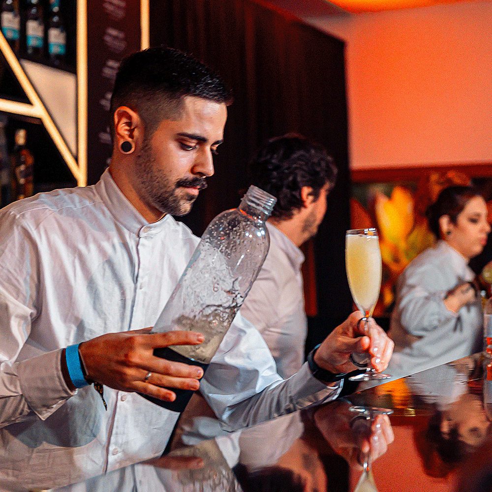 A World Class competitor preparing a carbonated cocktail with Preshh (11 of 15)